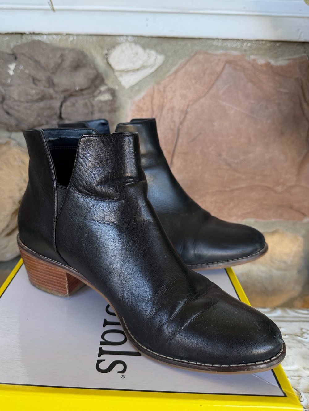 Black Leather Ankle Boots - Classic Women’s Chelsea Boot